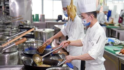 深圳“粵菜師傅”與馬德里名廚線上同獻技