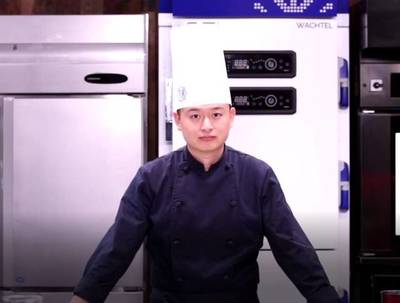 一位工廠里的90后操作工,成功逆襲為資深甜品師!連MOF、世界甜品冠軍都對他贊譽(yù)有加!